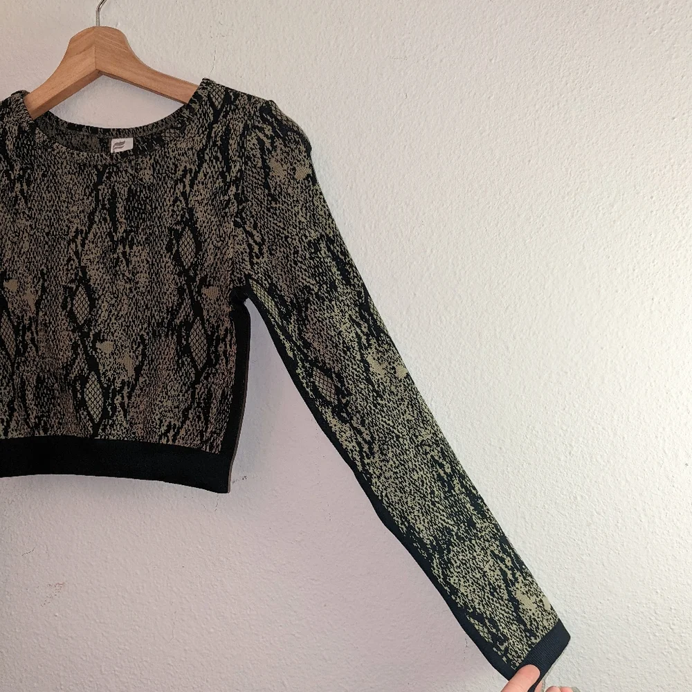 Fabletics Kamila Seamless Snakeskin Shirt